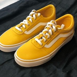 NEW Vans Women Sz 9.5 YELLOW sneakers!! Back to School!!